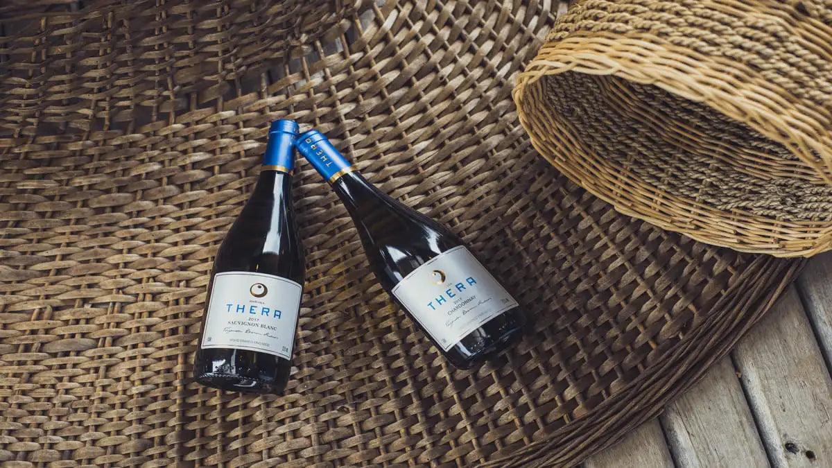 a imagem mostra dois rótulos recomendados de vinhos para o carnaval.